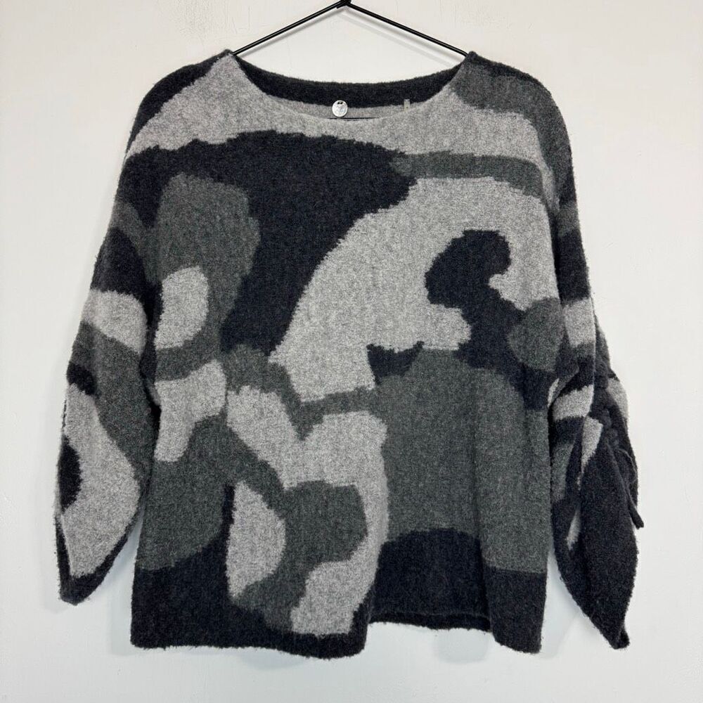Margaret O'Leary Camo Pullover Sweater M